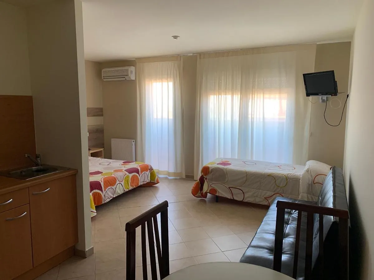 Raquel'S - Habitacions I Apartaments Turistics - Sant Pere Pescador 2*,