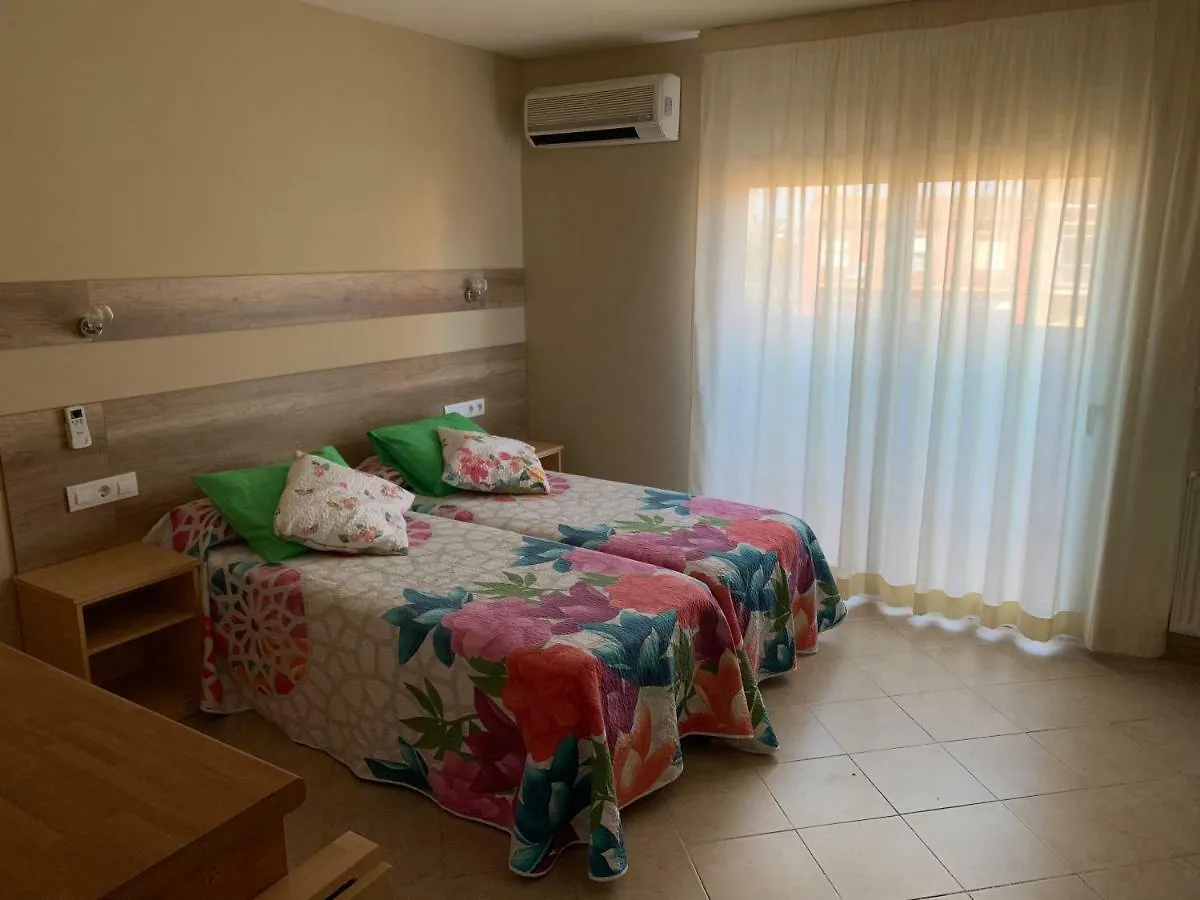 Raquel'S - Habitacions I Apartaments Turistics - Sant Pere Pescador Hotel apartamentowy
